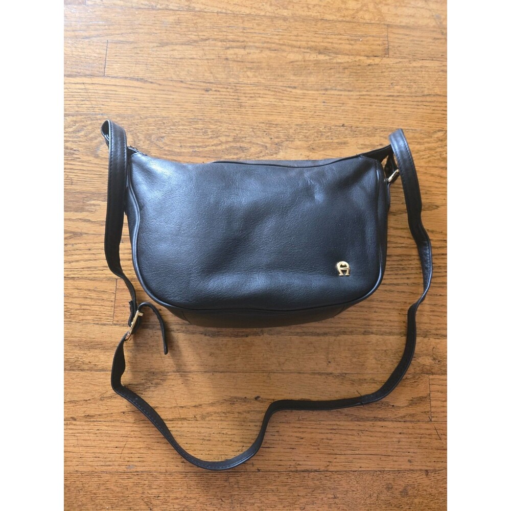 Vintage Etienne Aigner Black Genuine Leather Shoulder Bag Gold Logo Crossbody